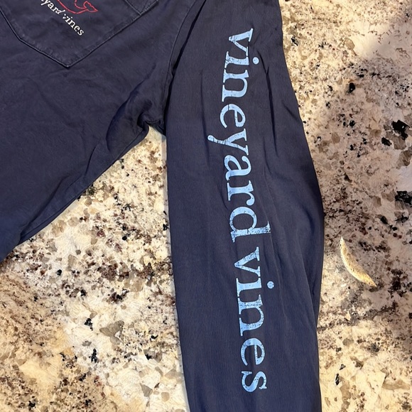 Vineyard vine put a long sleeve in size is medium - Picture 5 of 13
